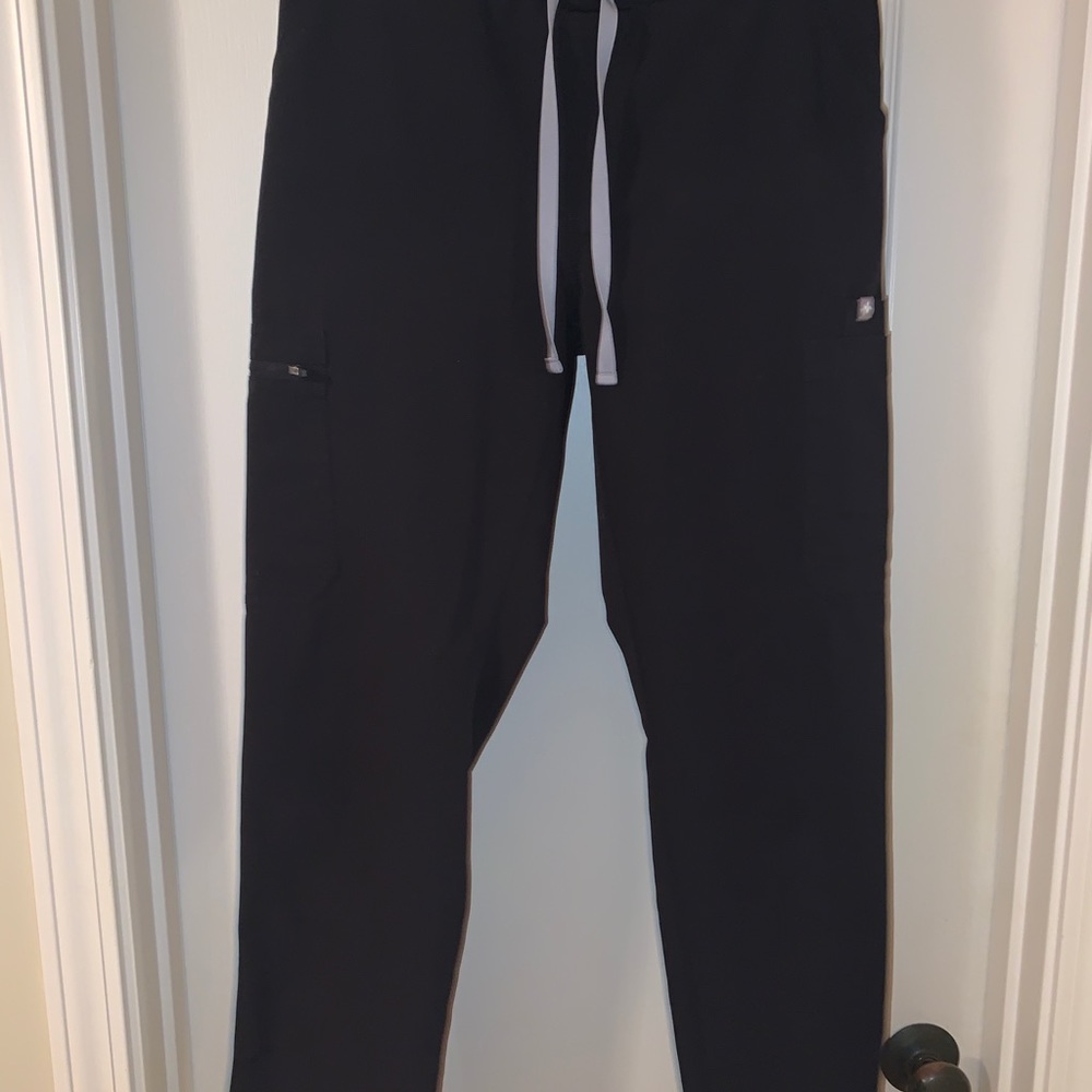 FIGS Women’s S Black Slim Fit Scrub Pants